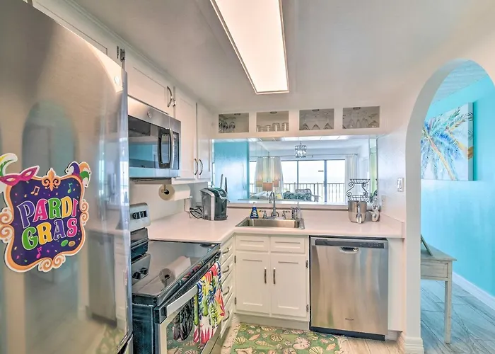 Galveston Oceanfront Condo With Balcony And View!